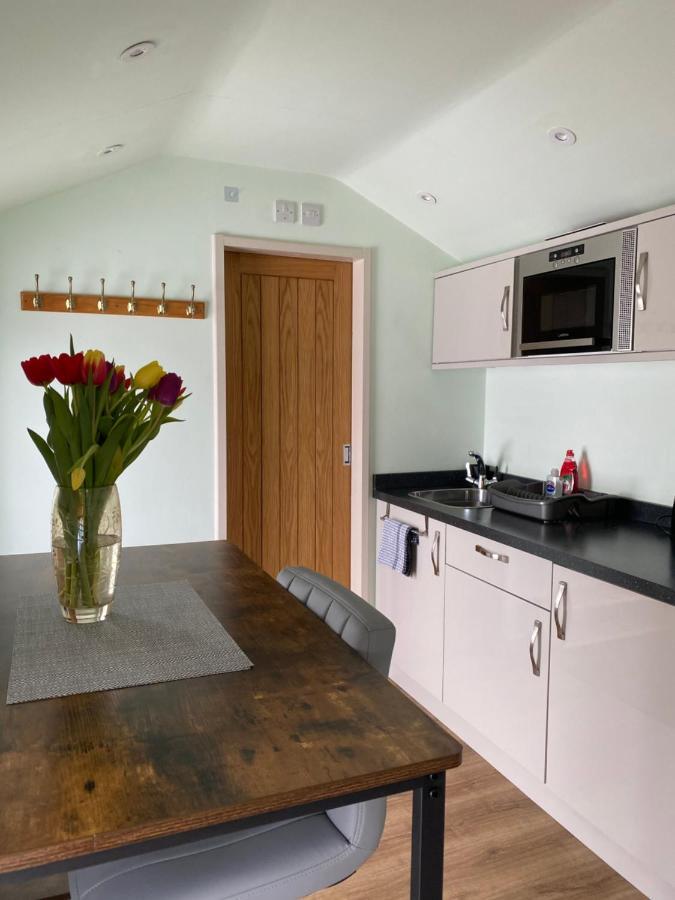 Cosy 1 Bed Garden Annexe Apartment Colchester Exterior photo